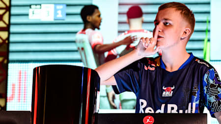 RBLZ_Anders jubelt über ein Tor beim VBL Club Championship Finale.