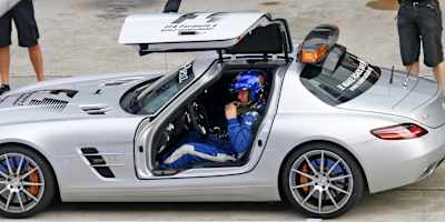 Bernd Maylander dans sa Mercedes-Benz SLS Safety Car en 2010 au Grand Prix de Malaisie.