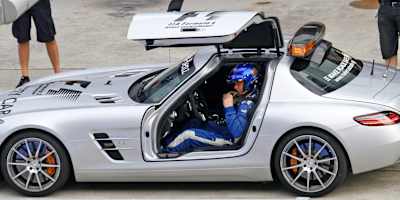 Bernd Maylander dans sa Mercedes-Benz SLS Safety Car en 2010 au Grand Prix de Malaisie.