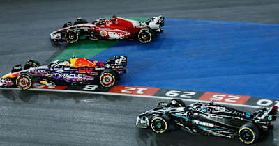 Max Verstappen prend la tête du Grand Prix de Las Vegas de Formule 1 2023.