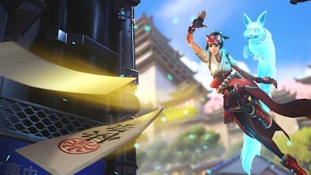 Screenshot aus Overwatch 2 zeigt den neuen Support Charakter Kiriko samt Geisterfuchs