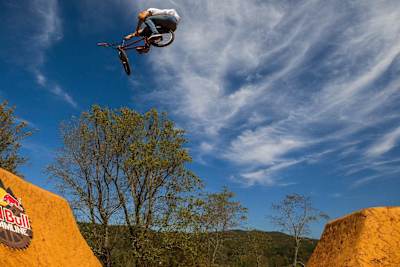 Dawid Godziek with a dipped toboggan