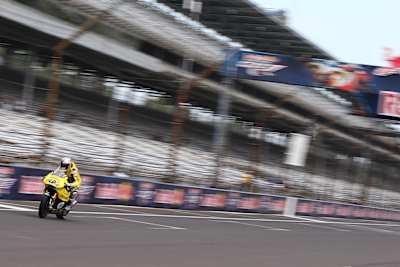 Moto2 rider Maverick Viñales crosses the finish-line at the Indianapolis GP