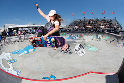 Voa Yndi! F/S Air no Vans Park Series em Huntington Beach