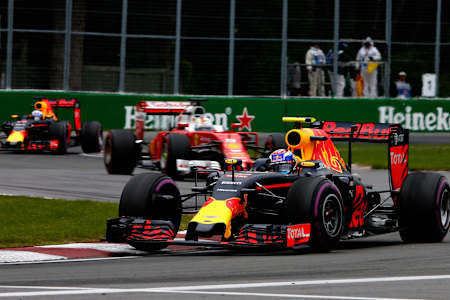 Red Bull Racing Pilot Max Verstappen beim Kanada Grand Prix der F1 2016, wo er in Montreal den vierten Platz holte.
