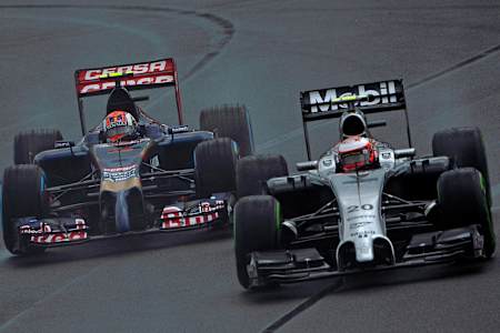 Daniil Kvyat and Kevin Magnussen at the 2014 Australian Formula One Grand Prix