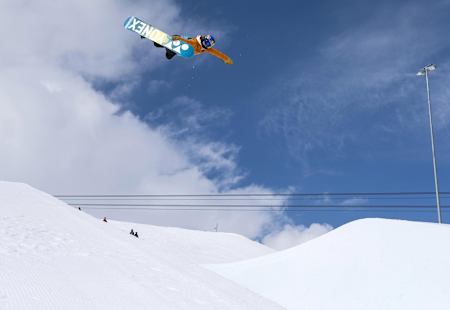 Queralt Castellet in der Superpipe in Laax, Schweiz