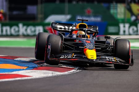 Unschlagbares Duo: Max Verstappen und sein RB18