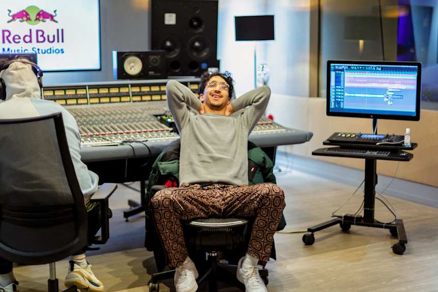 Younes Interview Avec Le Rappeur Aux Red Bull Studios
