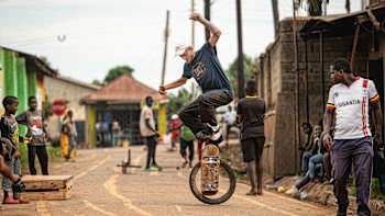 Skate Tales S2 E5 – Uganda Skateboard Society