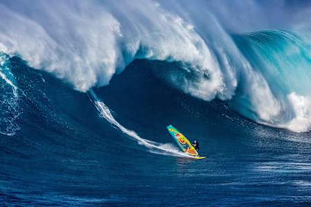 최초의 빅 웨이브는 바로 이 곳에서!