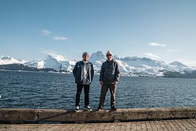 Kai Lenny et Travis Rice font du snowboard en Alaska
