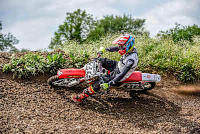 Maintain contact between your knees and the bike