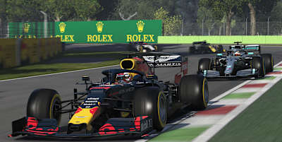 Screenshot of a Red Bull car in F1 2019