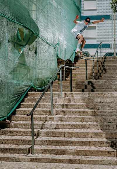 Alex Midler und sein völlig verrückter Acid-Drop von einer Rail zur nächsten in Portugal.