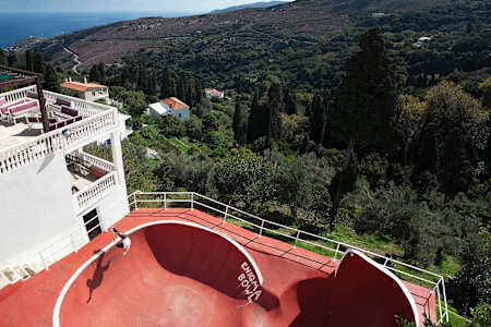 Brad McClain boneless at the Blu Enigma