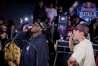 Hammer y Fat N actúan ante el público en el Red Bull Batalla Torneo de Plazas, en Lima (Perú), el 19 de septiembre de 2026