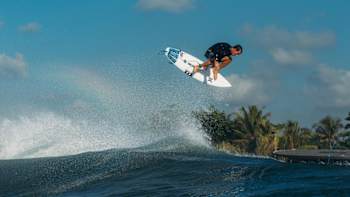 Julian Wilson e um enorme Alley-Oop
