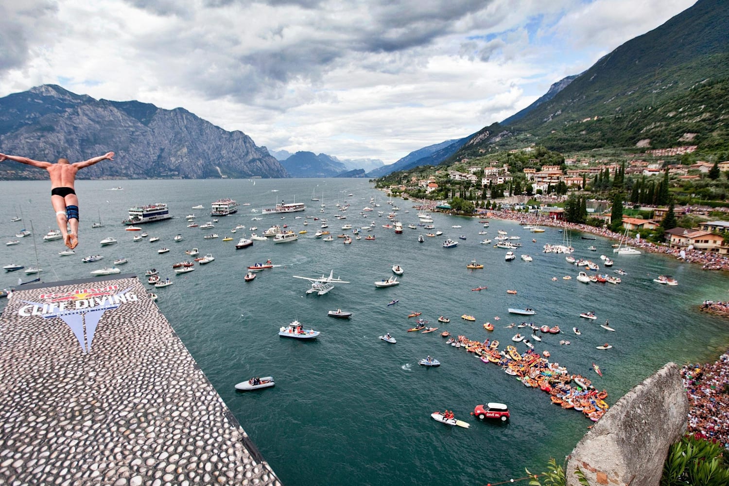Red Bull Cliff Diving comes to Lake Garda
