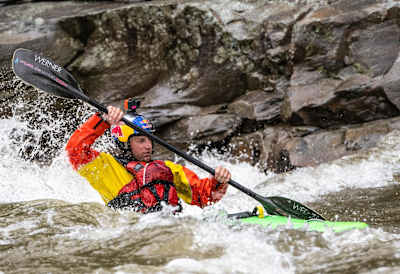 Dane Jackson en el río Nolichucky durante el Red Bull Spring Cleaning en Tennessee, EE.UU, el 26 de mayo de 2018.