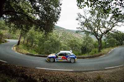 Loeb au volant de la Peugeot 306 Maxi lors de dernière manche du championnat de France des rallyes.