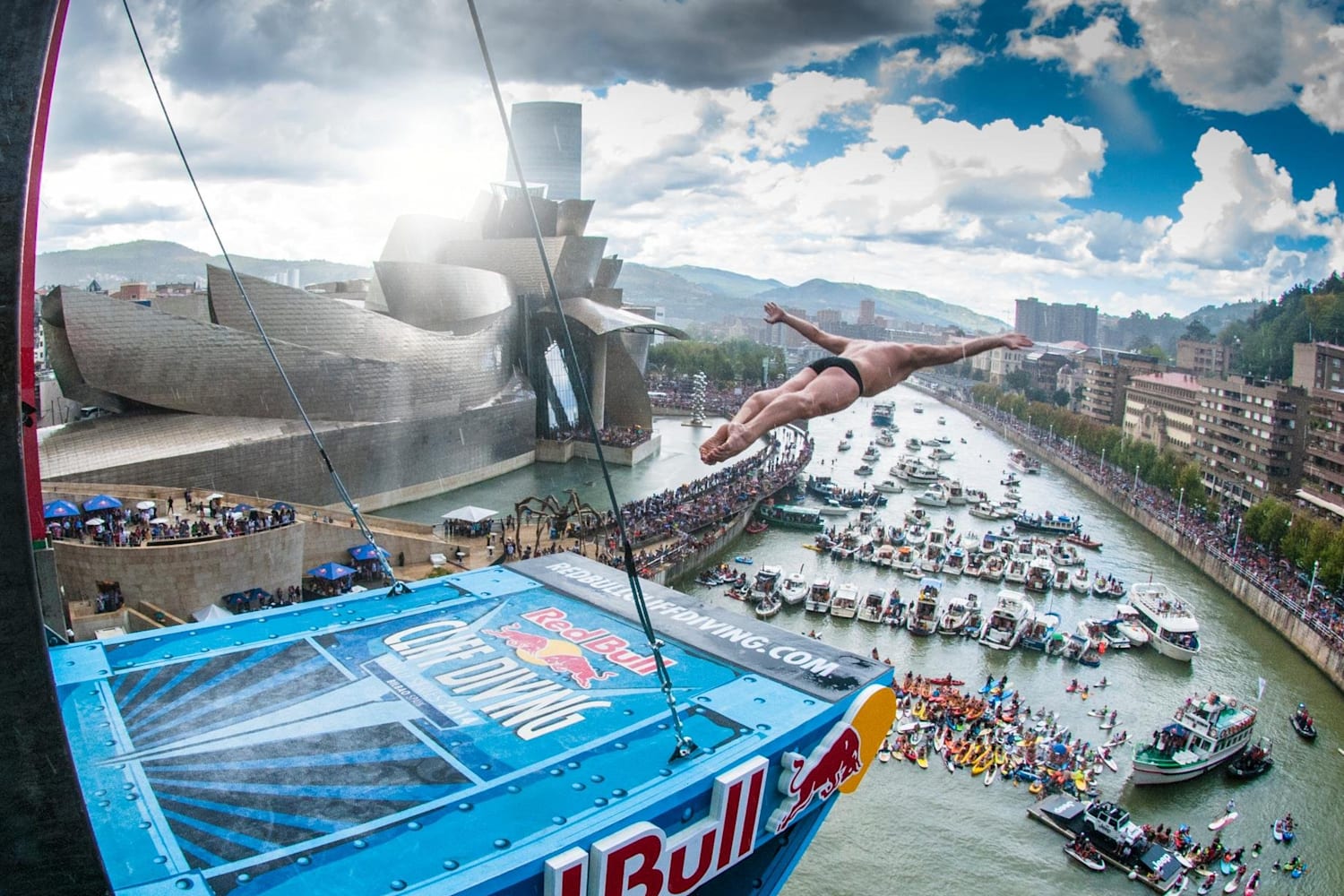 Red Bull Cliff Diving 2015 Bilbao : Le teaser ! - Vidéo