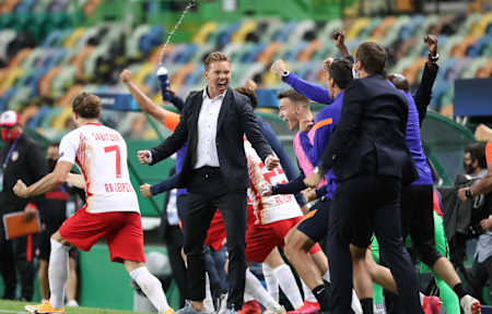 RBL-Trainer Julian Nagelsmann & Co. jubeln über den Halbfinaleinzug.