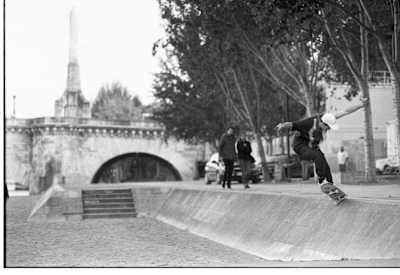 Luc Boimond shreds the Quais de la Seine in central Paris.