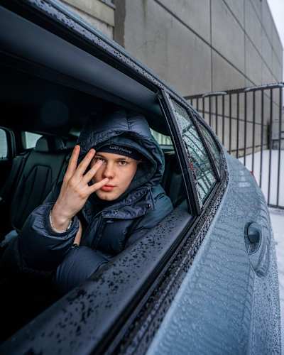 Ben Burrows, besser bekannt unter seinem Künstlernamen benno!