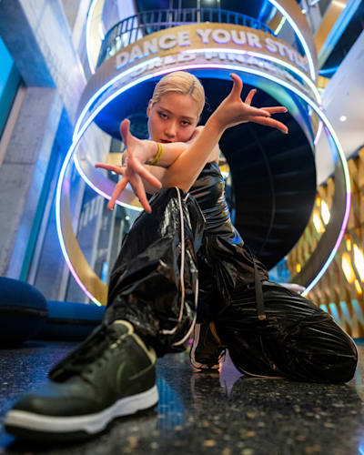 Waackxxxy de Corea del Sur posa para un retrato antes de la Final Mundial Red Bull Dance Your Style en Frankfurt, Alemania, el 2 de noviembre de 2023.