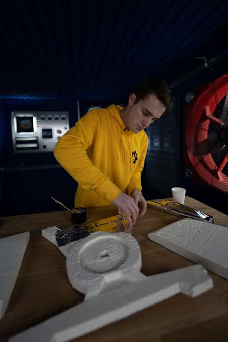 Henri Hihacks en pleine création du planeur de Fortnite.