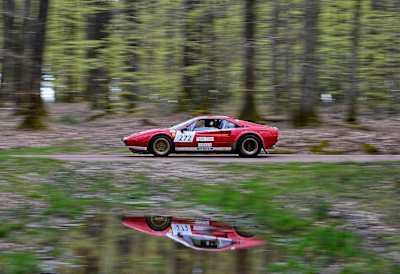 O Ferrari 308 era um carro de rally surpreendentemente bom
