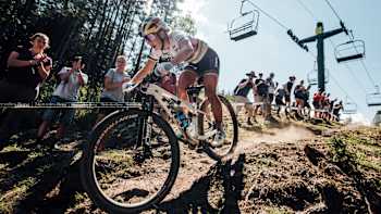 Evie Richards competes at UCI MTB XCO World Cup in Snowshoe, USA, on September 19, 2021.