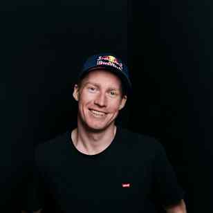 Andreas Bergmark posing for a portrait in Stockholm, April 2023.
