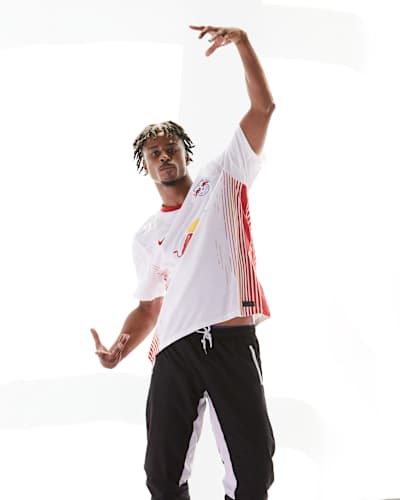 Neu in der Reihe der Red Bull Dancer: Stalamuerte