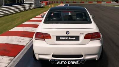 La voiture BMW M3 '07 coûte 93 000 crédits et est débloquée après avoir terminé l'événement 22 du livre des menus du jeu vidéo Gran Turismo 7.