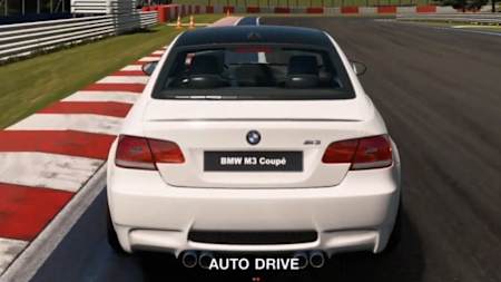 La voiture BMW M3 '07 coûte 93 000 crédits et est débloquée après avoir terminé l'événement 22 du livre des menus du jeu vidéo Gran Turismo 7.