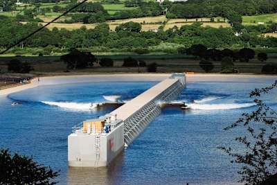 "Surf Snowdonia" ist nicht die einzige Inland-Welle in Wales!