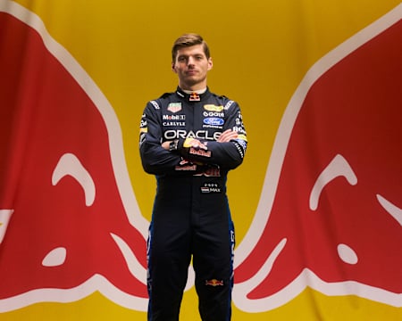 Max Verstappen, pilote de Formule 1 de l’écurie Red Bull Racing, pose le 19 janvier 2026 à Détroit.