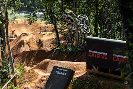 Emil Johansson beim Slopestyle-Event bei Crankworx Cairns, Australien am 20. Mai 2023.
