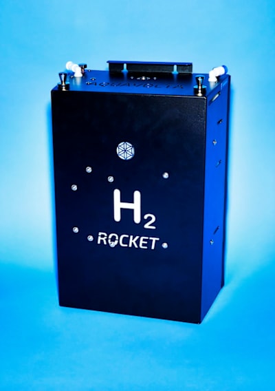 Der AquaVolta H² Rocket filtert und reichert Wasser mit Wasserstoff an.