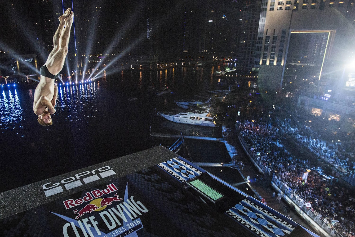 Red Bull Cliff Diving 2016 Dubai Rezultate si Video