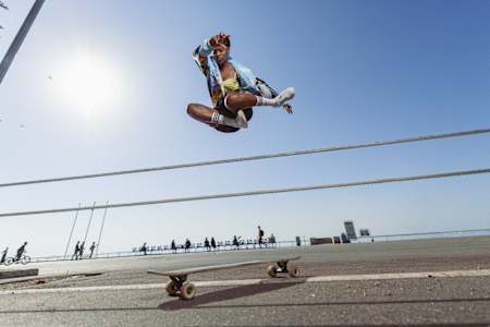 Marina a libéré toute sa personnalité grâce au longboard.