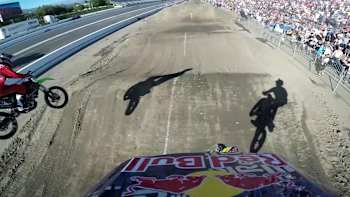 Vídeo en primera persona de Travis Pastrana contra Josh Hansen en Red Bull Straight Rhythm