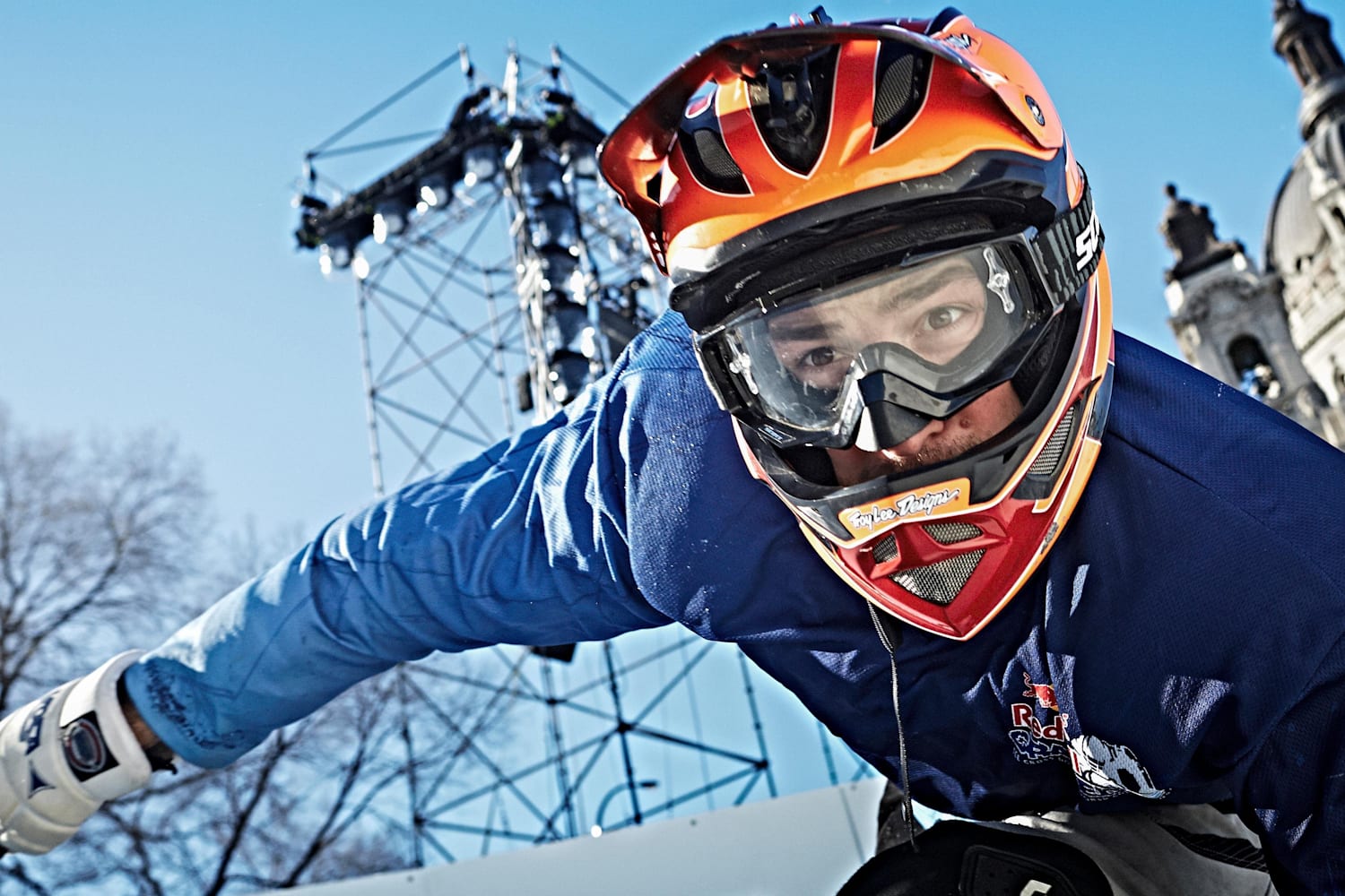 How to ride the fastest ice cross downhill track