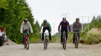 AP-1M5XYA6952111-featureMedia