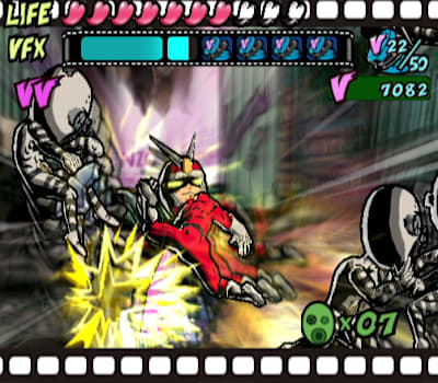 Ein Held in rotem Anzug führt einen wilden Dreh-Kick aus