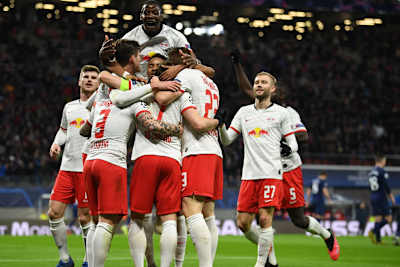 Los jugadores del RB Leipzig celebran una victoria.