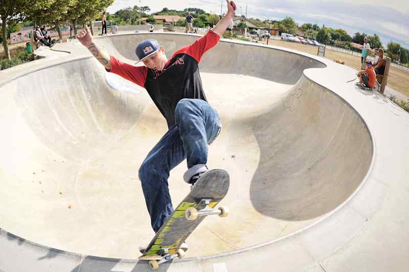 レア！ ヴィンテージ　MAD FOOT Mad Bull スケートボードシューズ Red Bull スケートトリップ 2017：ソール＝オスゴール | Skatebording