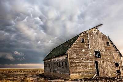 Uma nuvem mammatus na atmosfera